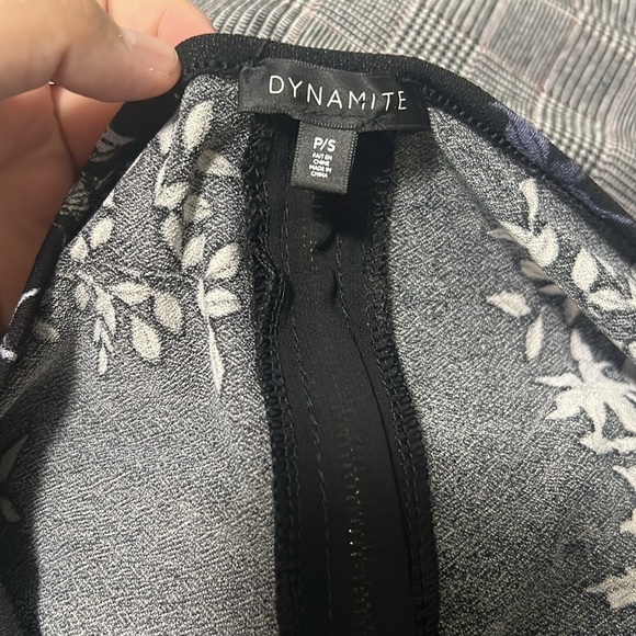 !SOLD! DYNAMITE 90s Black Floral Chiffon Dress V-Neck Zip Up Back size Small - Picture 3 of 5